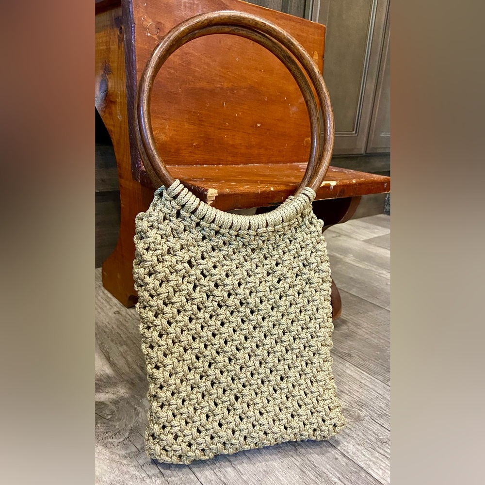 Vintage Woven Macrame Crochet Bag w/Wooden Handles